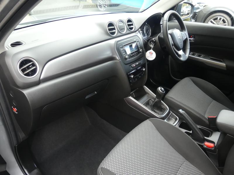 Suzuki Vitara Photo 0642977c-ac7a-4288-b2a1-545d27ed3f9b.jpg