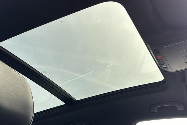 VOLKSWAGEN Tiguan Photo 13