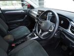 Volkswagen T-Roc Photo 2