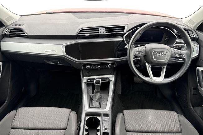 AUDI Q3 Photo 10