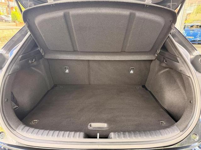 Kia XCeed Photo 0671be75-abe5-42cd-9db5-1f28497bef9f.jpg