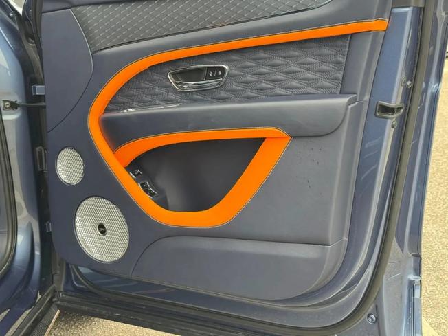 BENTLEY Bentayga Photo 8