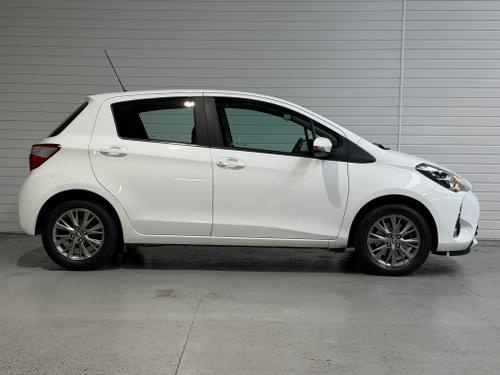 Toyota Yaris Photo 06883e9d-7b45-4867-9762-01f86efd2c4e.jpeg