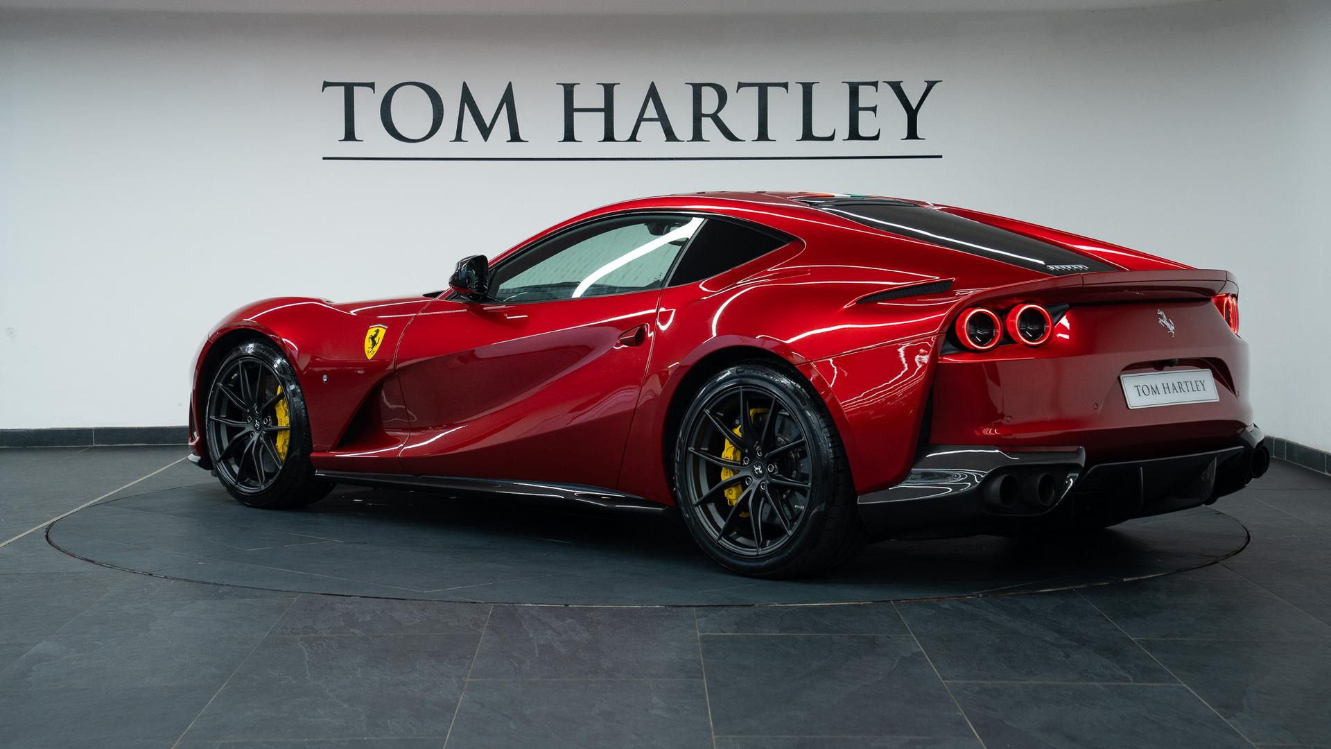 Ferrari 812 Superfast Photo 068b50e6-5825-4e8d-ac84-8e106467ae41.jpg