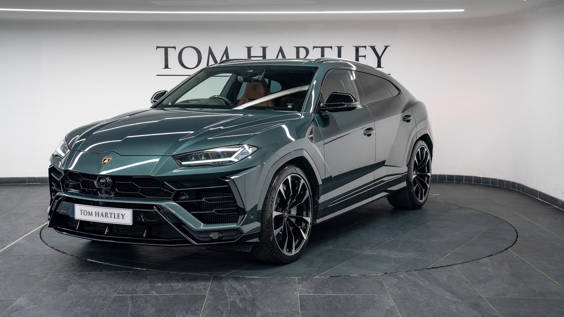 LAMBORGHINI Urus Photo 068f426d-b524-413f-8a5b-bd221aca9a0e.jpg