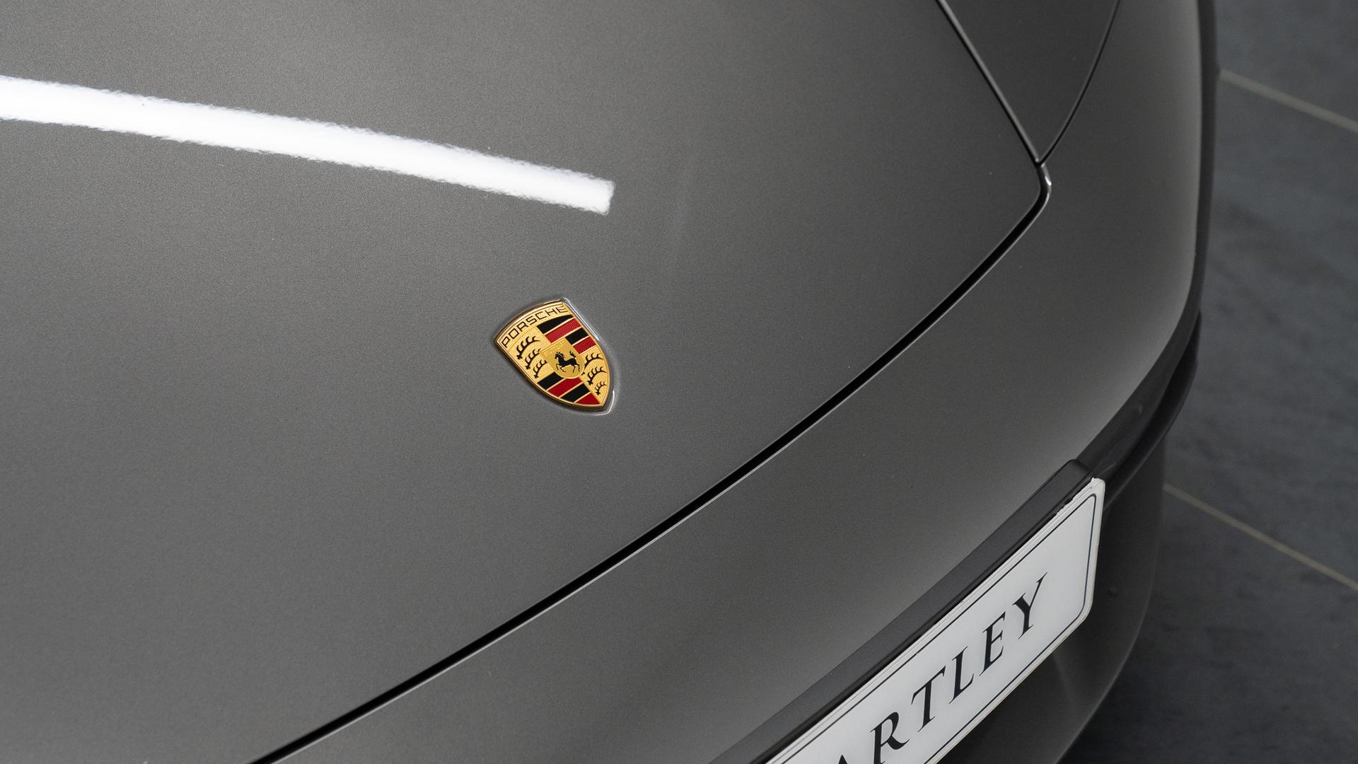 Porsche 911 Photo 0698cd3f-1092-44bd-a191-3a520b01c702.jpg
