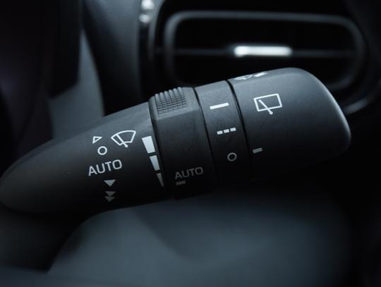 Mazda 2 HYBRID Photo 069f6285-9cd2-464c-a273-d18239b3b946.jpg
