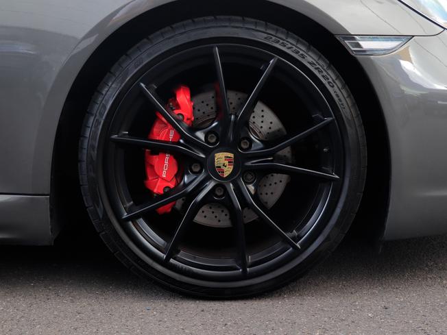 PORSCHE 718 Cayman Photo 4