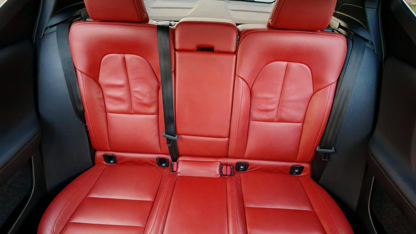 Used Volvo XC40 KX68ULD 24