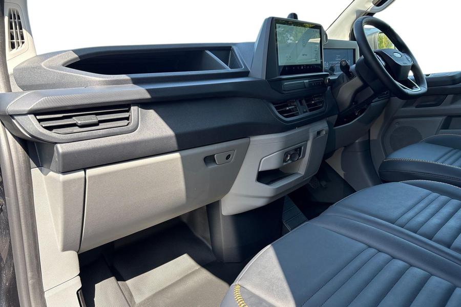 Ford TRANSIT CUSTOM Photo 0723a4ab-2a11-40c0-8ef4-2314d1ea002f.jpg