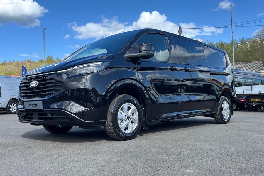 Ford TRANSIT CUSTOM Photo 0729c64e-fe99-4720-bc68-fae4053c3e77.jpg