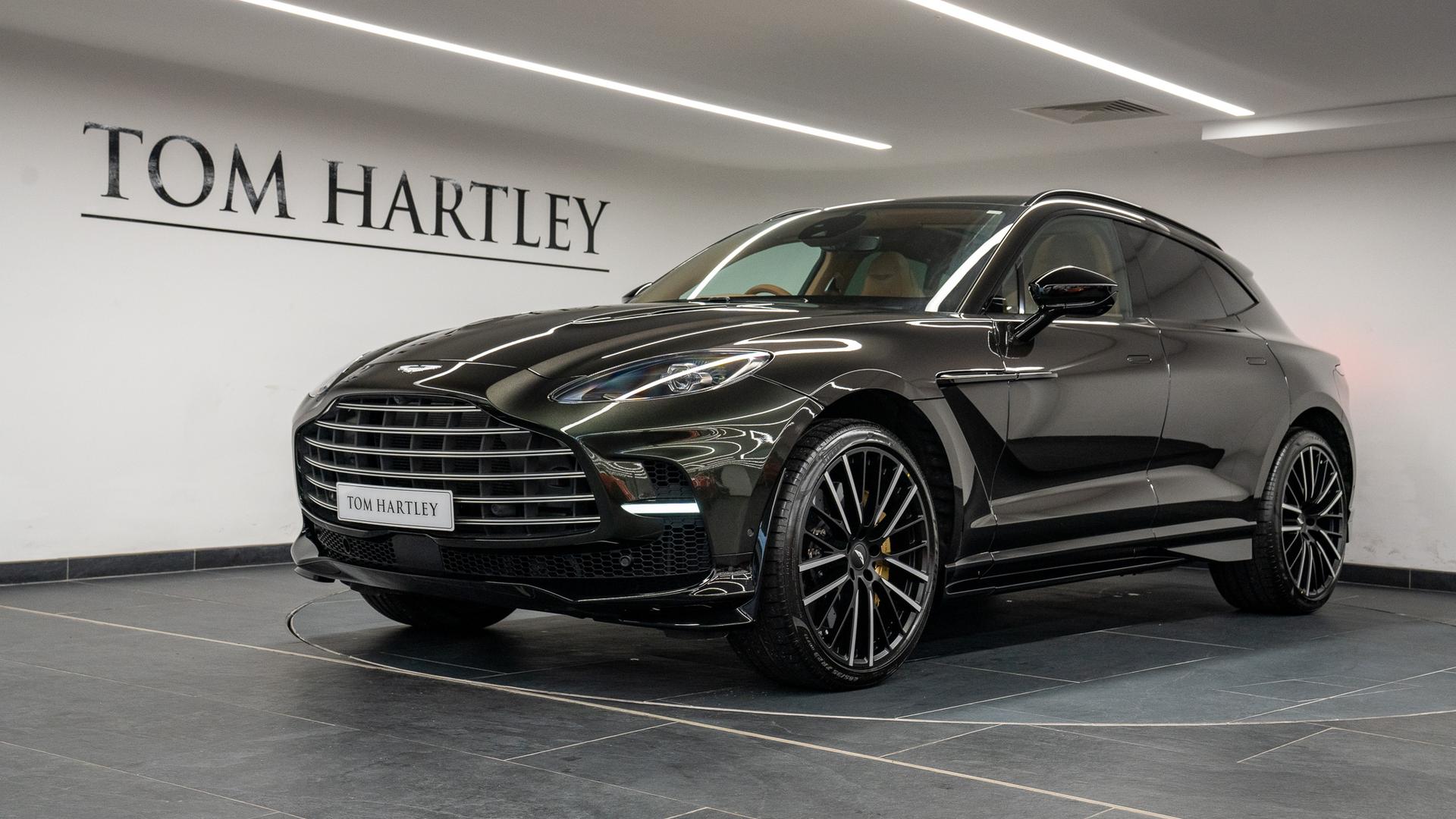 Aston Martin DBX Photo 073e8b84-9ba6-4fd9-bd48-c6e3dd58455a.jpg