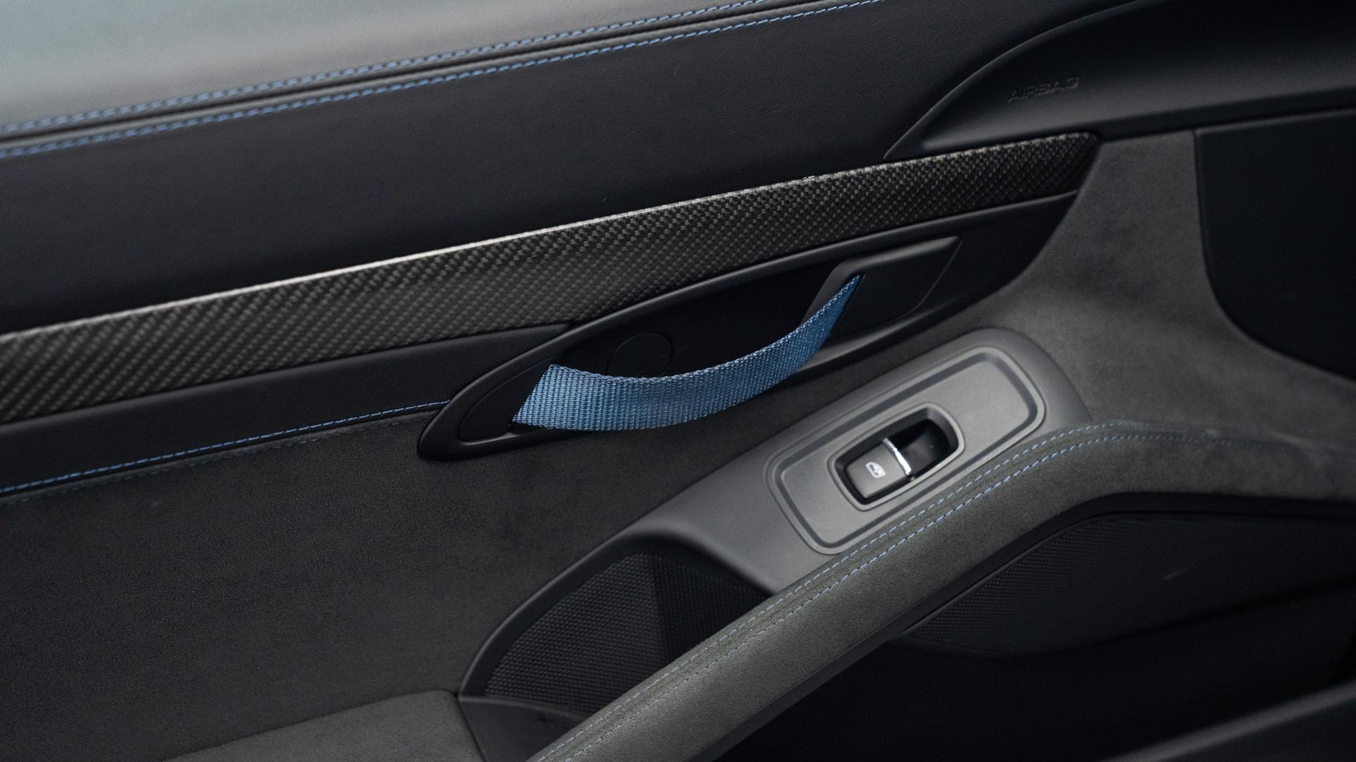 Porsche 718 Cayman GT4 Photo 07425dc2-f645-4635-92b9-730d054966cb.jpg