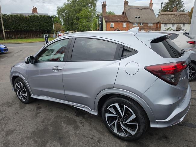 Honda HR-V Photo 0766a0f5-ad2e-4937-a18c-a4e1ee2f6d71.jpg