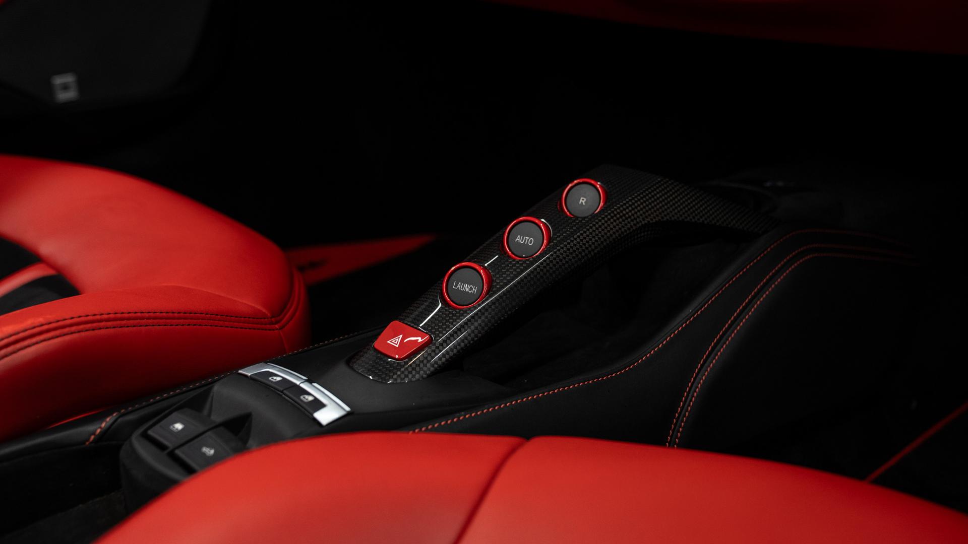 Ferrari 488 Photo 07794296-9f59-4cc2-b8bb-cb370165184d.jpg