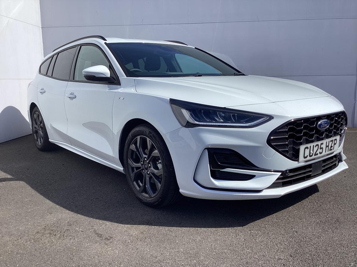 Used 2025 Ford Focus EcoBoost MHEV ST-Line Estate 5dr Petrol