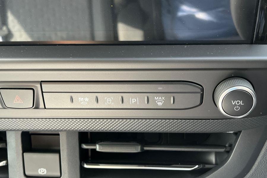 Ford TRANSIT CUSTOM Photo 07a2f81d-146e-483f-aa2e-e61cd9cfb792.jpg