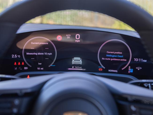 PORSCHE Taycan Photo 22