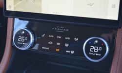 Jaguar F-PACE Photo 23