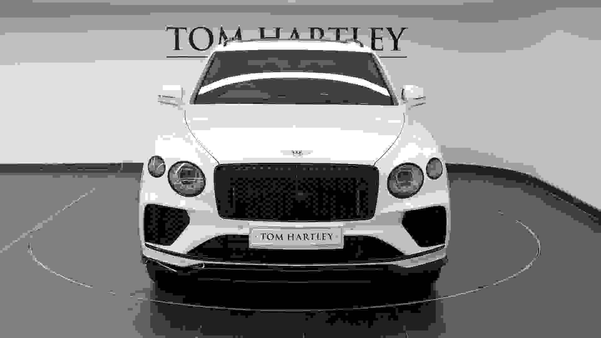 Bentley Bentayga Photo 07b3690c-4944-4984-b952-c7342524e173.jpg