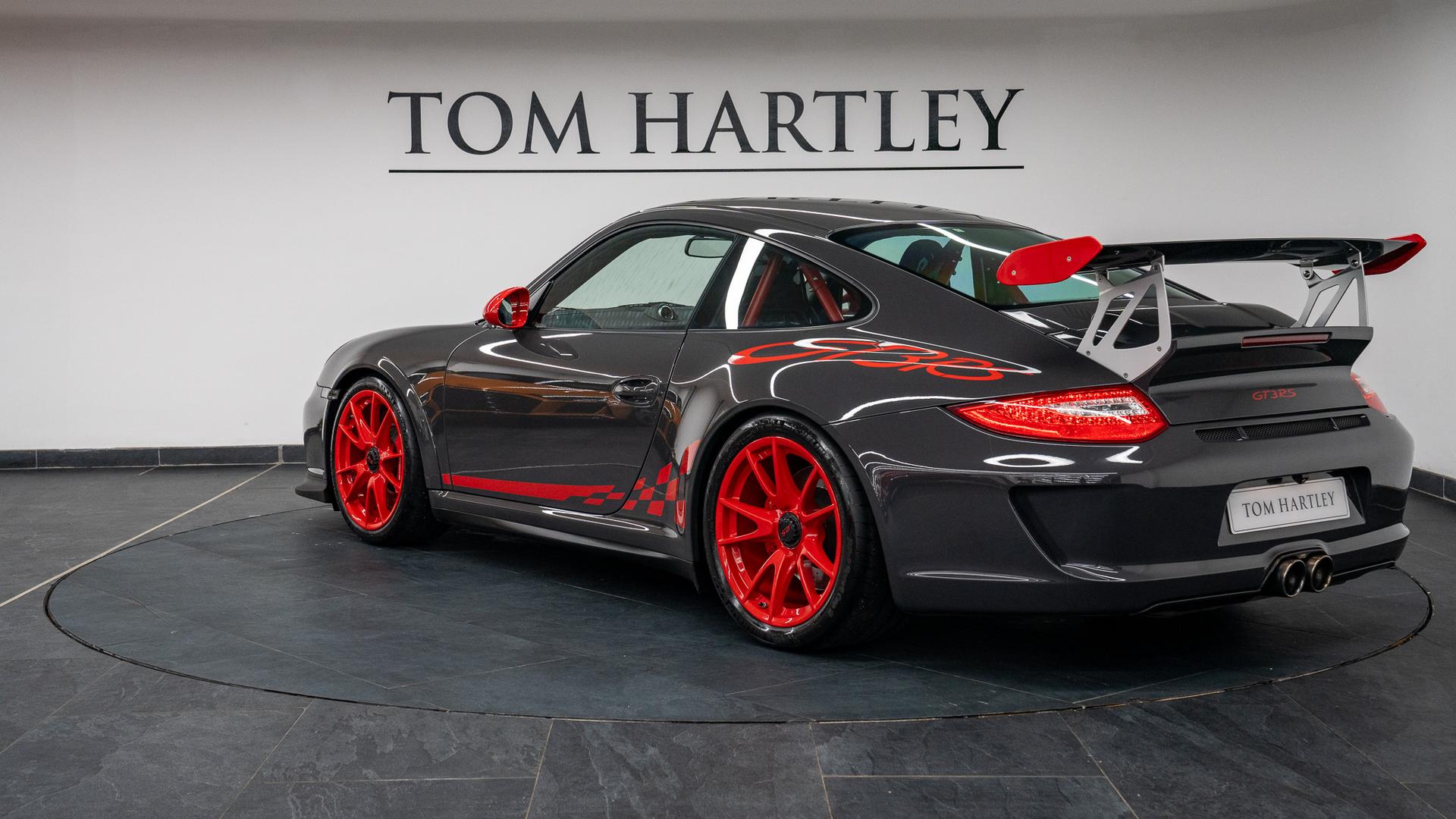 Porsche 911 Photo 07b9557d-0b24-4649-b458-79dc3d1f3be6.jpg