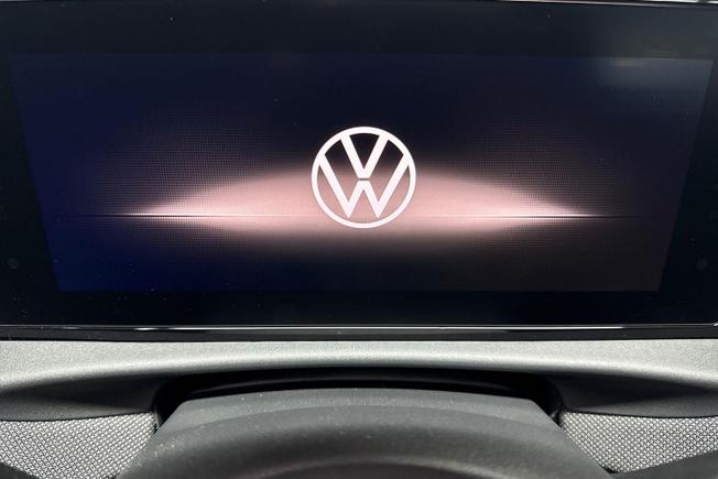 VOLKSWAGEN T-Roc Photo 13