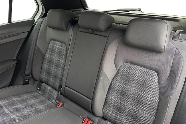 VOLKSWAGEN Golf Photo 9