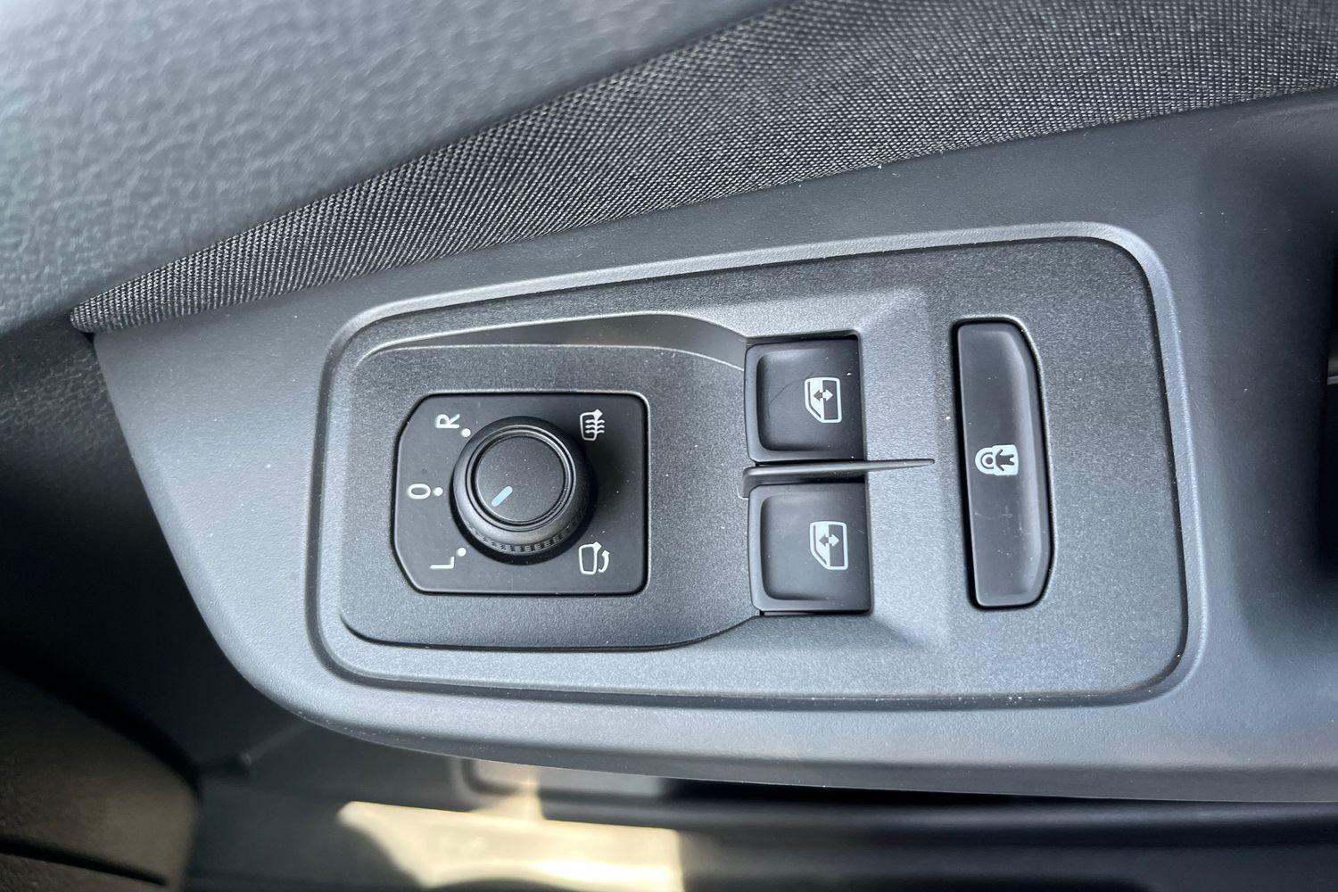 Ford TRANSIT CONNECT Photo 32