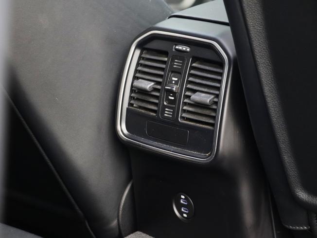 PORSCHE Macan Photo 35
