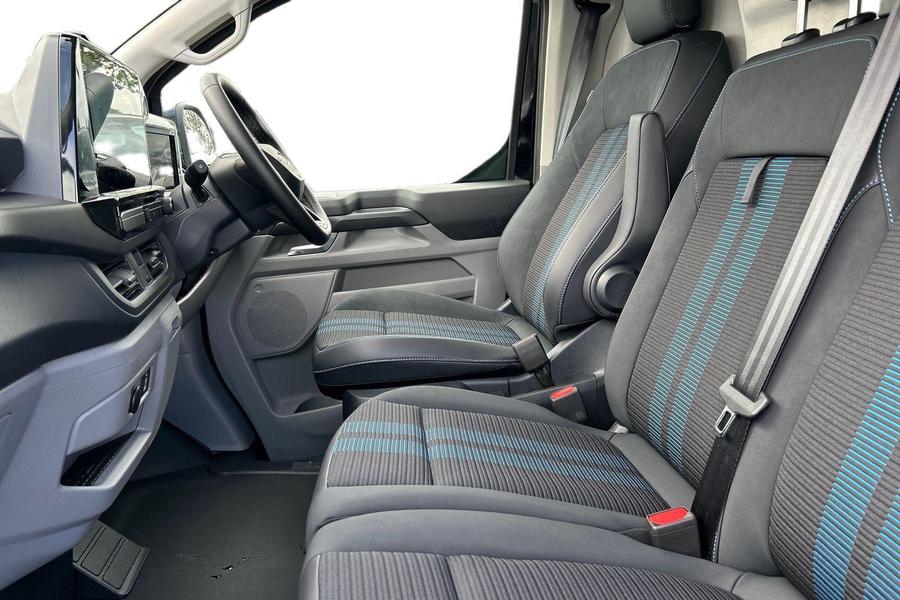 Ford TRANSIT CUSTOM Photo 080e6385-4663-4859-b1fc-94afa1cdbfff.jpg
