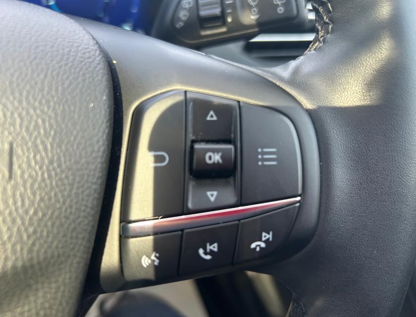 Ford Focus Photo 081496e6-5aa9-44e3-9f32-3b6bd25a40a6.jpg