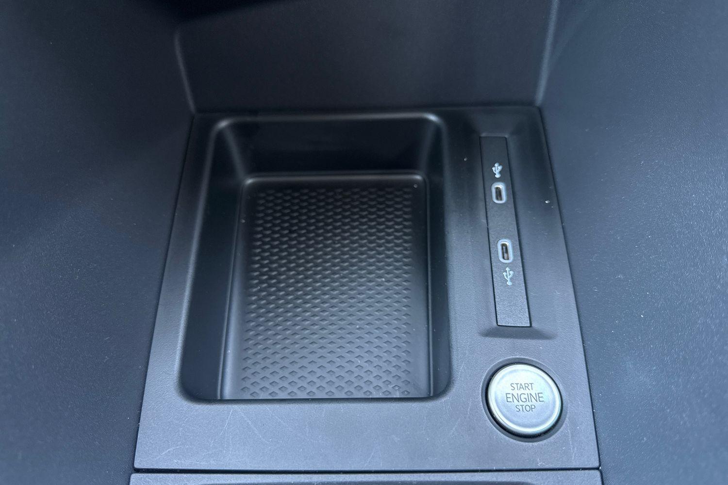 Ford TRANSIT CONNECT Photo 39