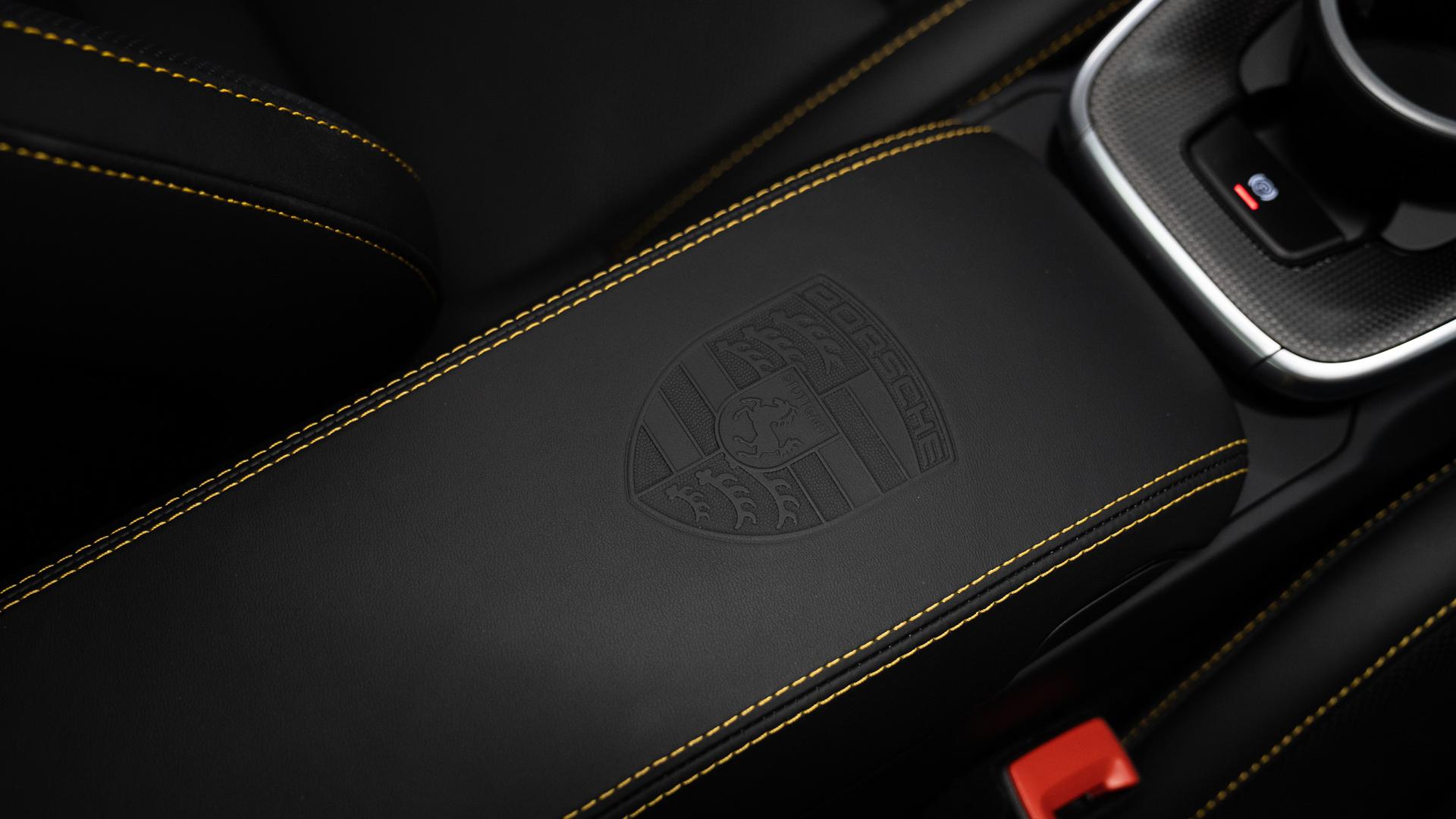 Porsche 911 Photo 082f6391-ed33-4734-b9f2-ff1ef246dfbc.jpg