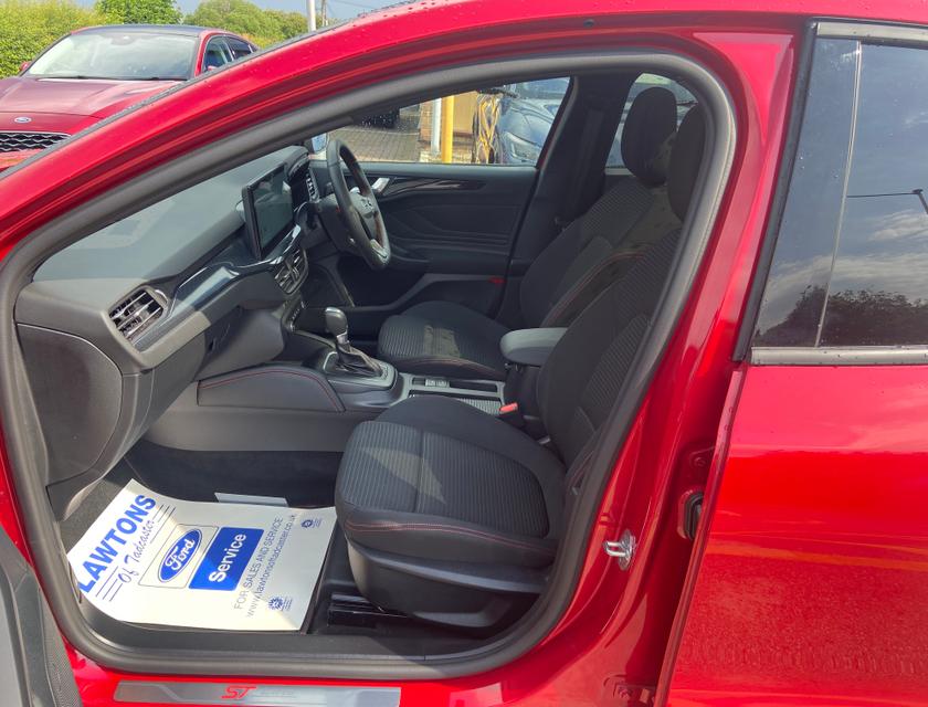 Ford Focus Photo 08371de8-8a6c-4287-9342-e36c028e77c0.jpg
