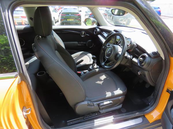 Used MINI Hatch GV15RNE 17