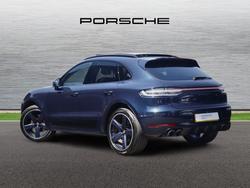 PORSCHE Macan Photo 2