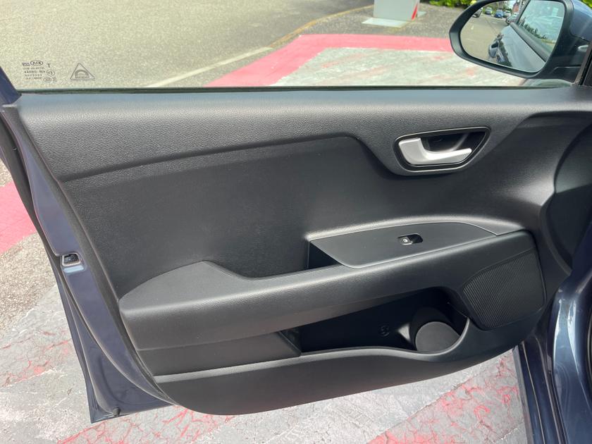 Kia Rio Photo 0850741c-bd19-4efb-9f74-f7e0bbab12b1.jpg