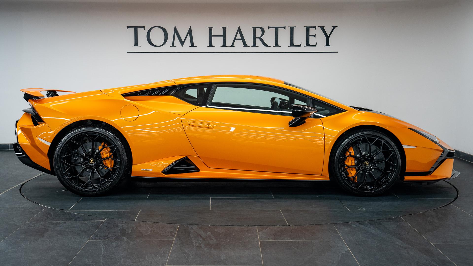 LAMBORGHINI Huracan Photo 08582d98-f15a-43d6-acc5-43fc5dbd67b6.jpg