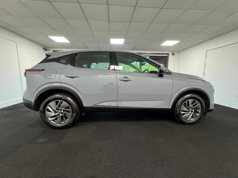 Nissan Qashqai Photo 085b57c8-e41a-42ce-87e3-5f228e119e70.jpg