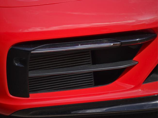 PORSCHE 911 Photo 20