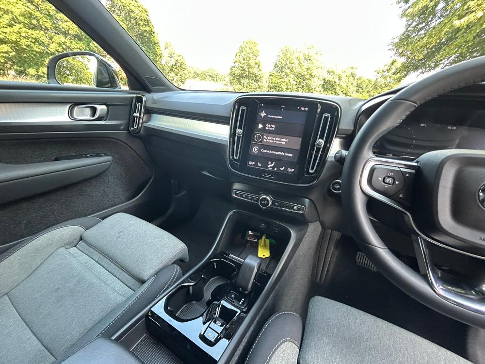 Used Volvo XC40 KN73PKZ 19
