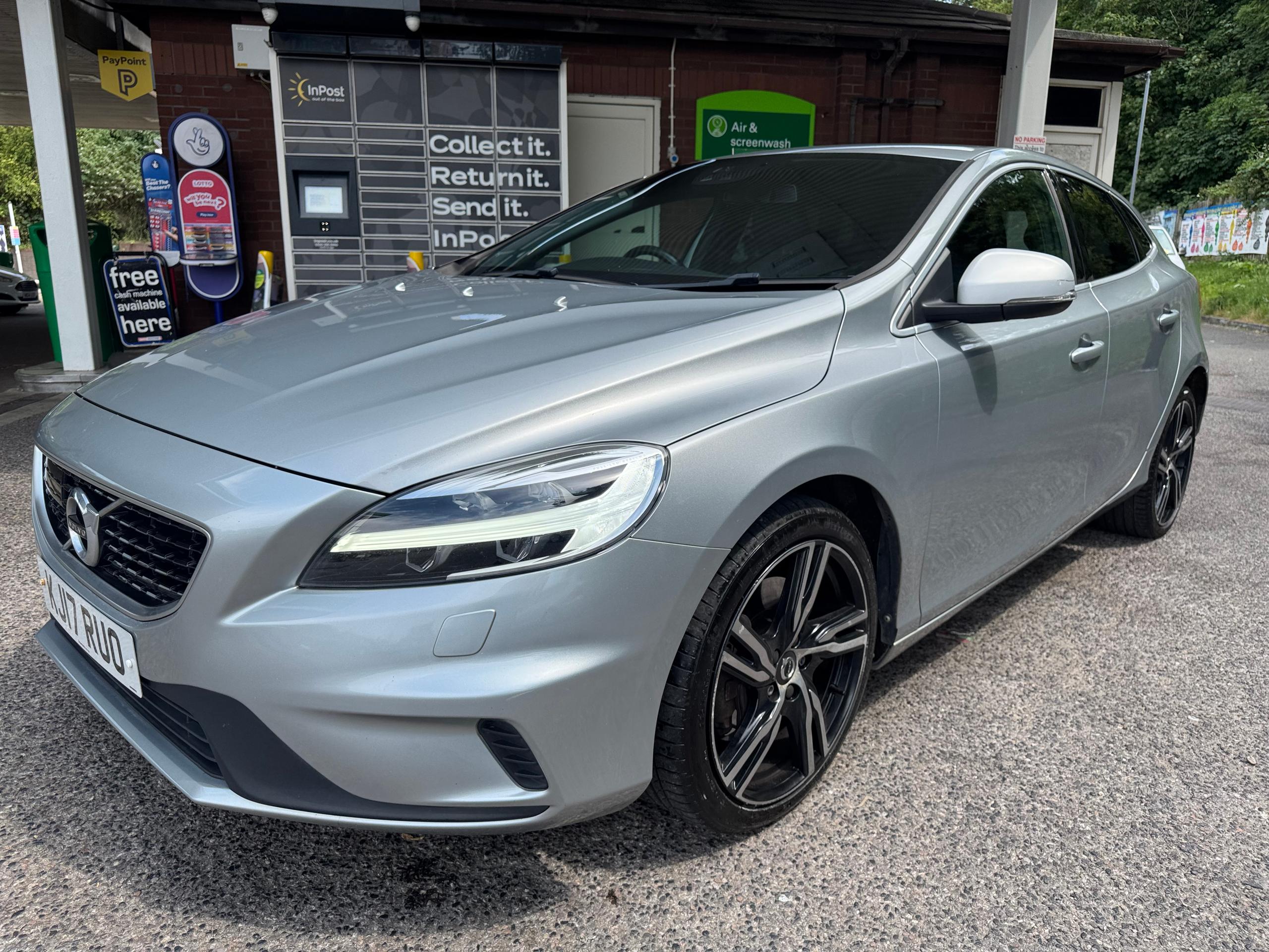 VOLVO V40 1.5 T2 R DESIGN AUTOMATIC 5 DR ULEZFREE PETROL AUTOMATIC ONLY 51000...
