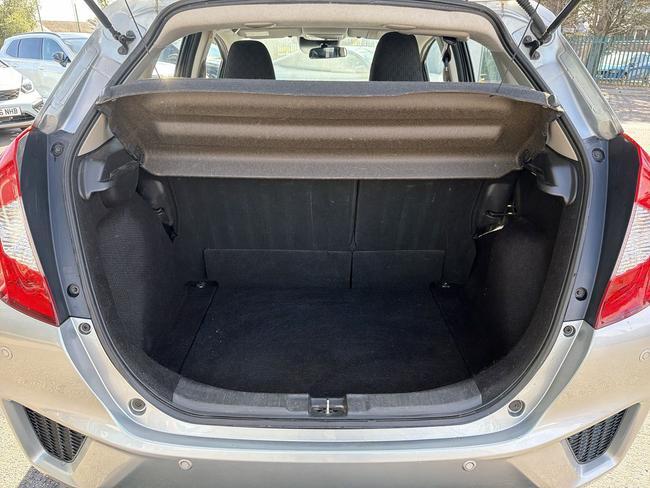 Honda Jazz Photo 08660d2c-3790-47a7-8297-d75b189e17d0.jpg