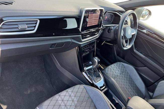 VOLKSWAGEN T-Roc Photo 2