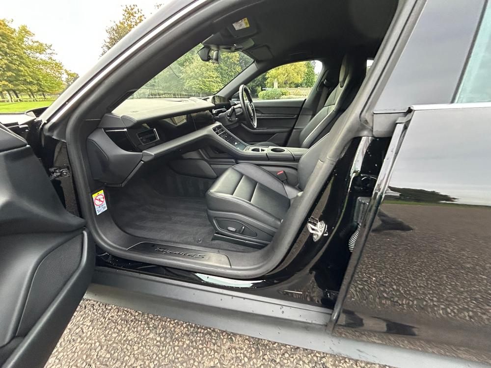 Used Porsche Taycan LX73PZU 32