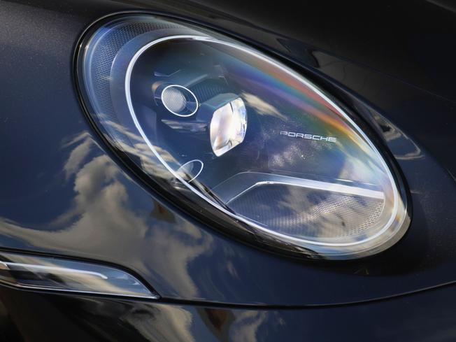 PORSCHE 911 Photo 10