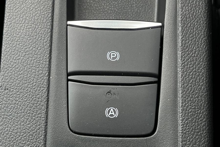 Ford FOCUS Photo 08a87977-d15d-4ccb-9306-f4ed914e17e2.jpg