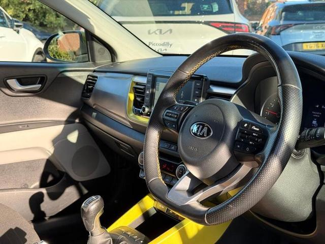 Kia Stonic Photo 08b50d29-203f-45d9-b331-ed3eae518d34.jpg