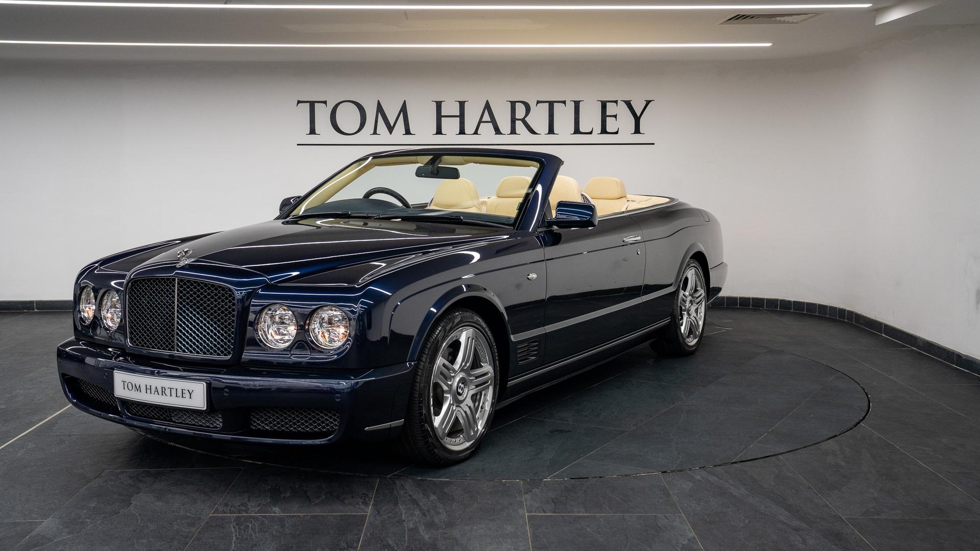 Bentley Azure Photo 08bbcd6f-559d-4081-aead-d267a64356bb.jpg
