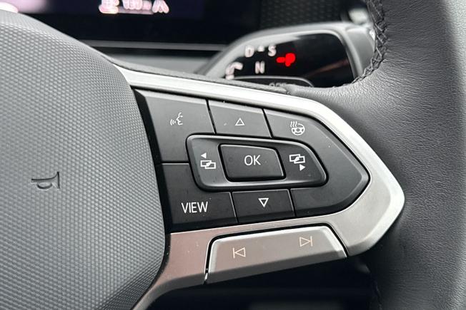 VOLKSWAGEN Tiguan Photo 17